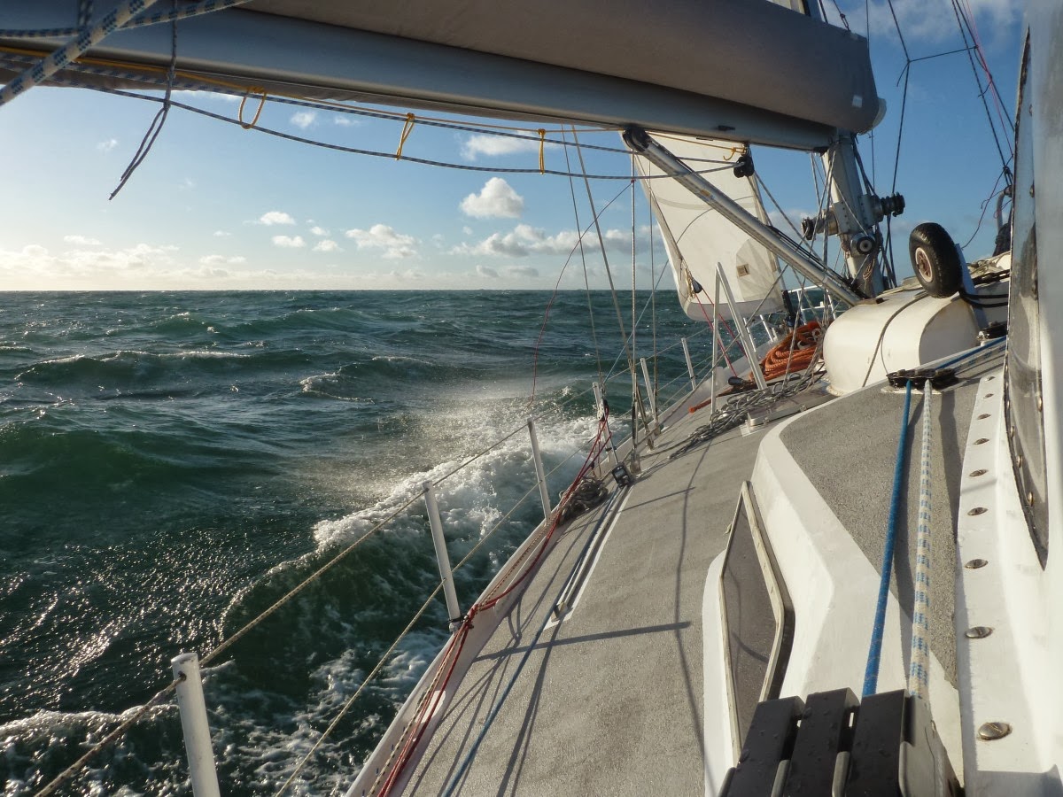 Trinquette/3 ris, descente de la mer d'Irlande par 8 Bft