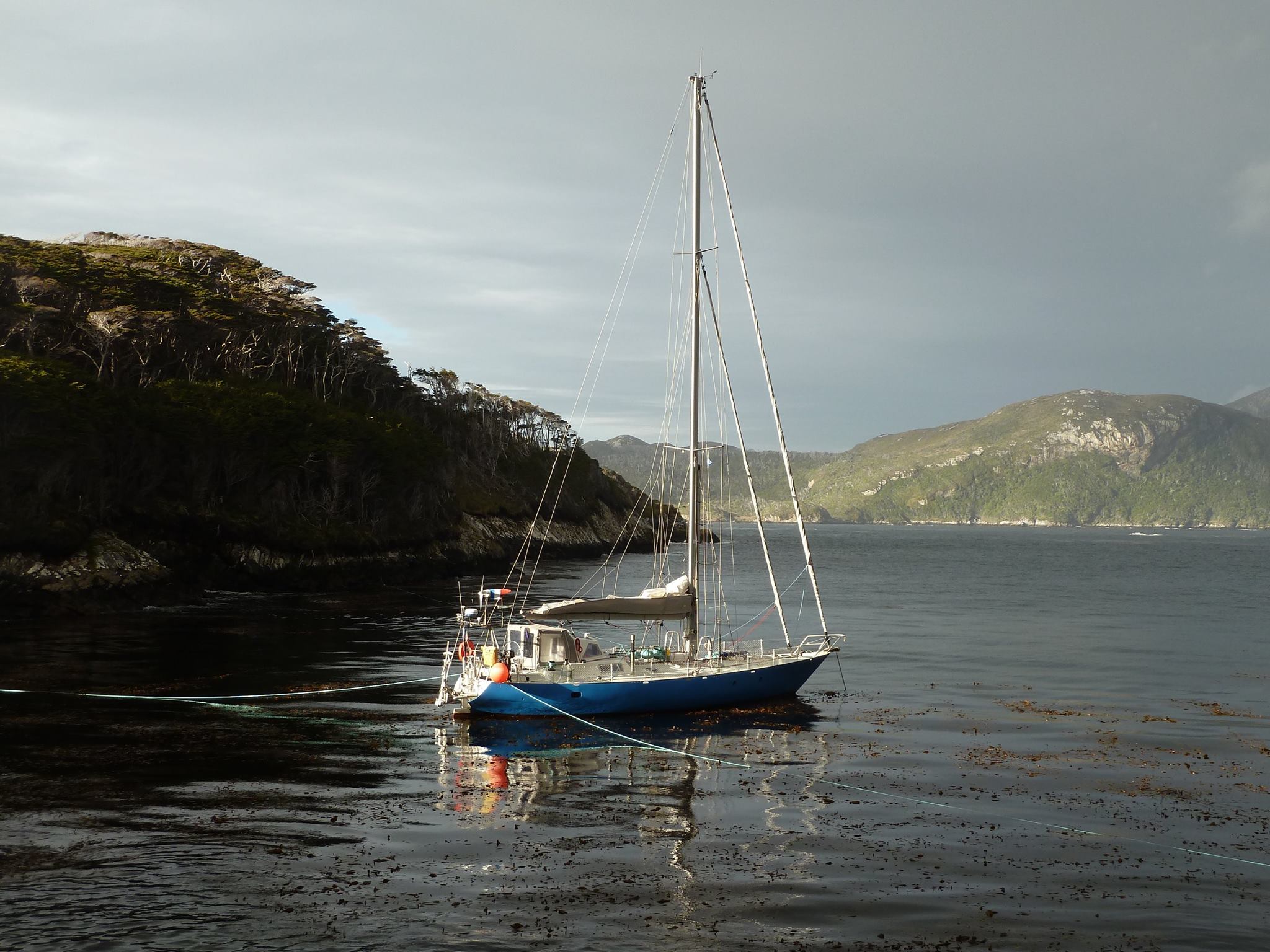 Entrance anchorage