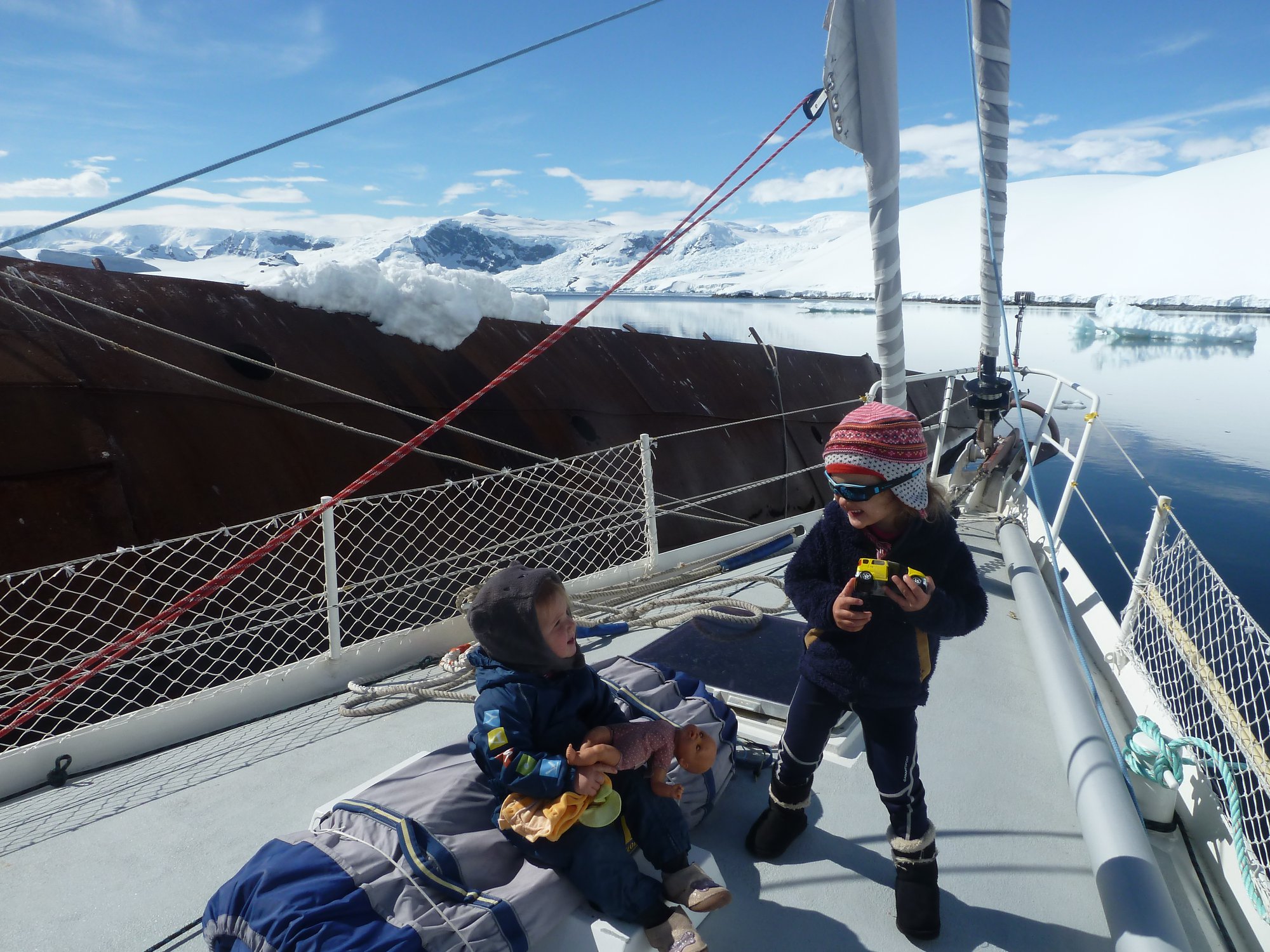 Deck games, alongside Governoren under the sun