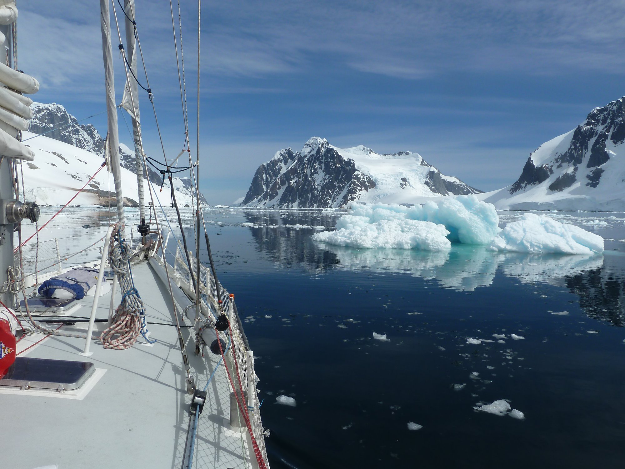 Lemaire, Booth Island to starboard and the peninsula to port