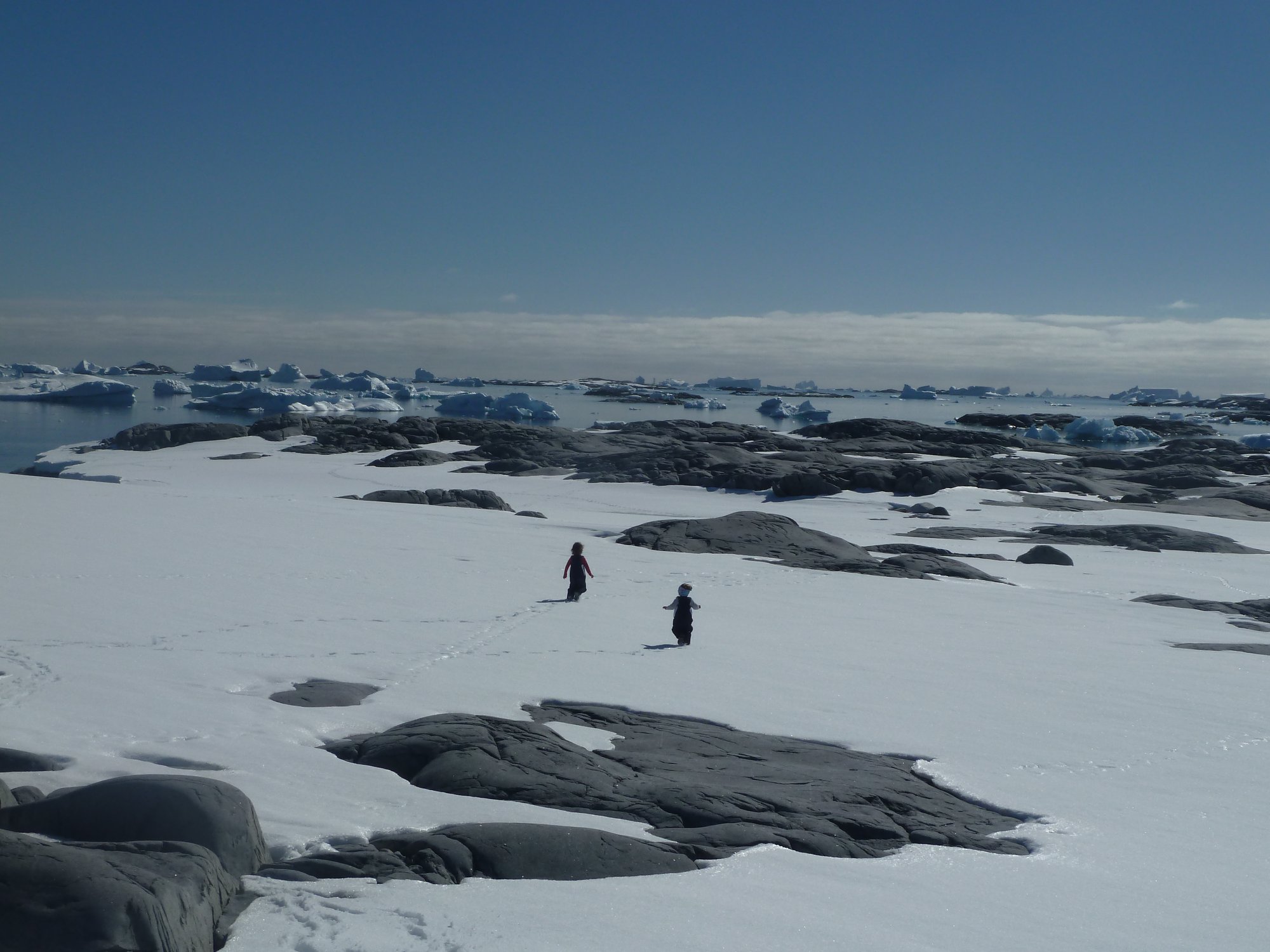 Walking in the snow, Dannebrog Islands