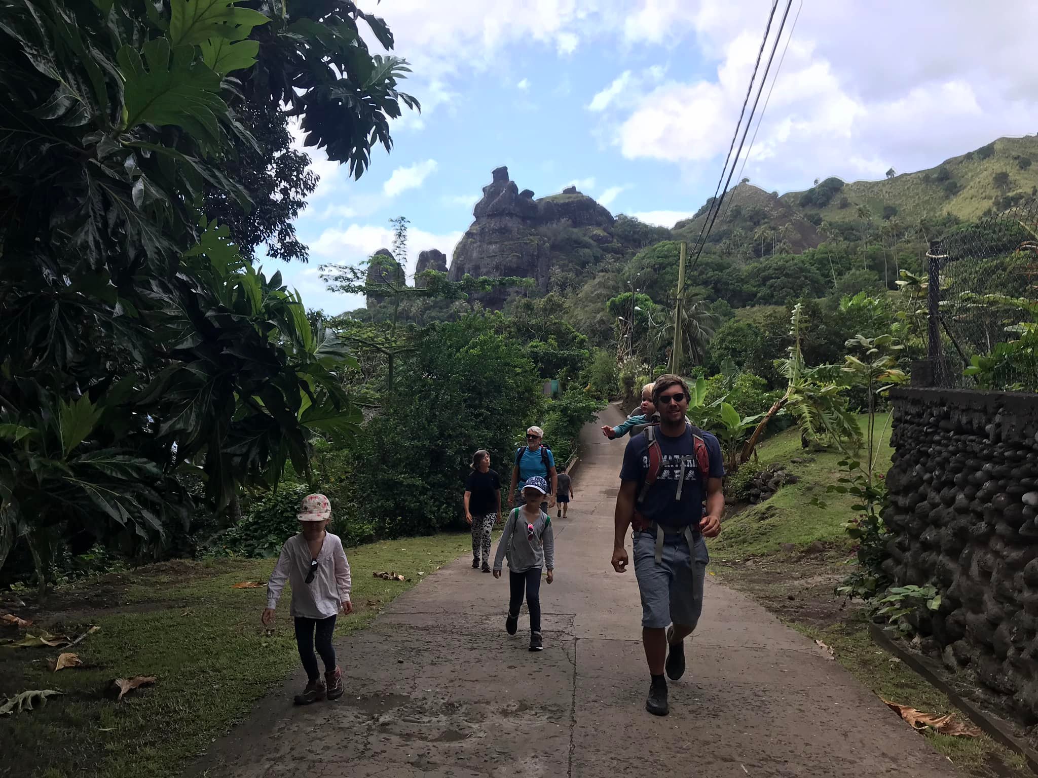 Dans le village d’Hanavave, Fatu Hiva