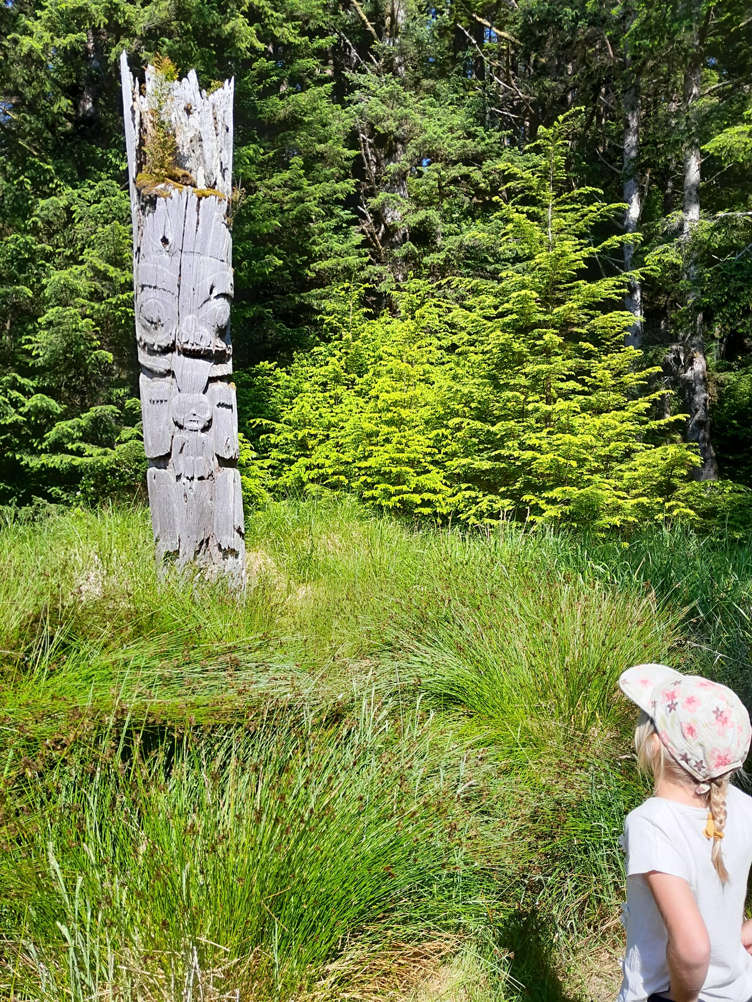 Totem representing a grizzly with a child in its arms, evidence of grizzlies on the archipelago; only black bears remain today, Sgang Gwaay