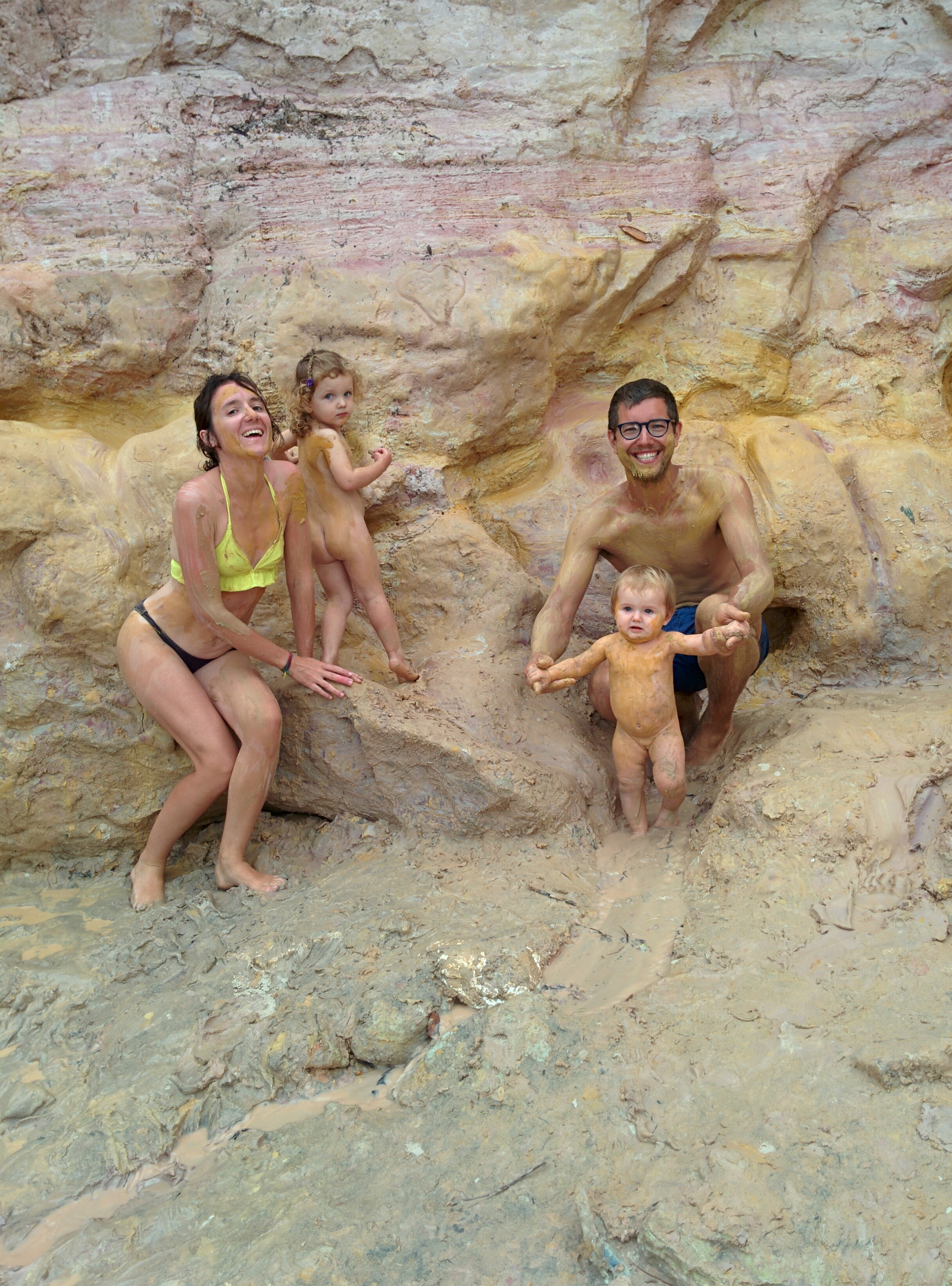 Bain de boue pour toute la famille