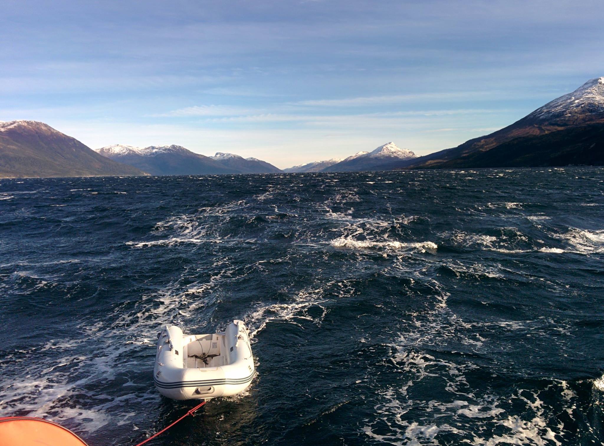 Du vent mais la mer reste plate, tranquille les canaux!