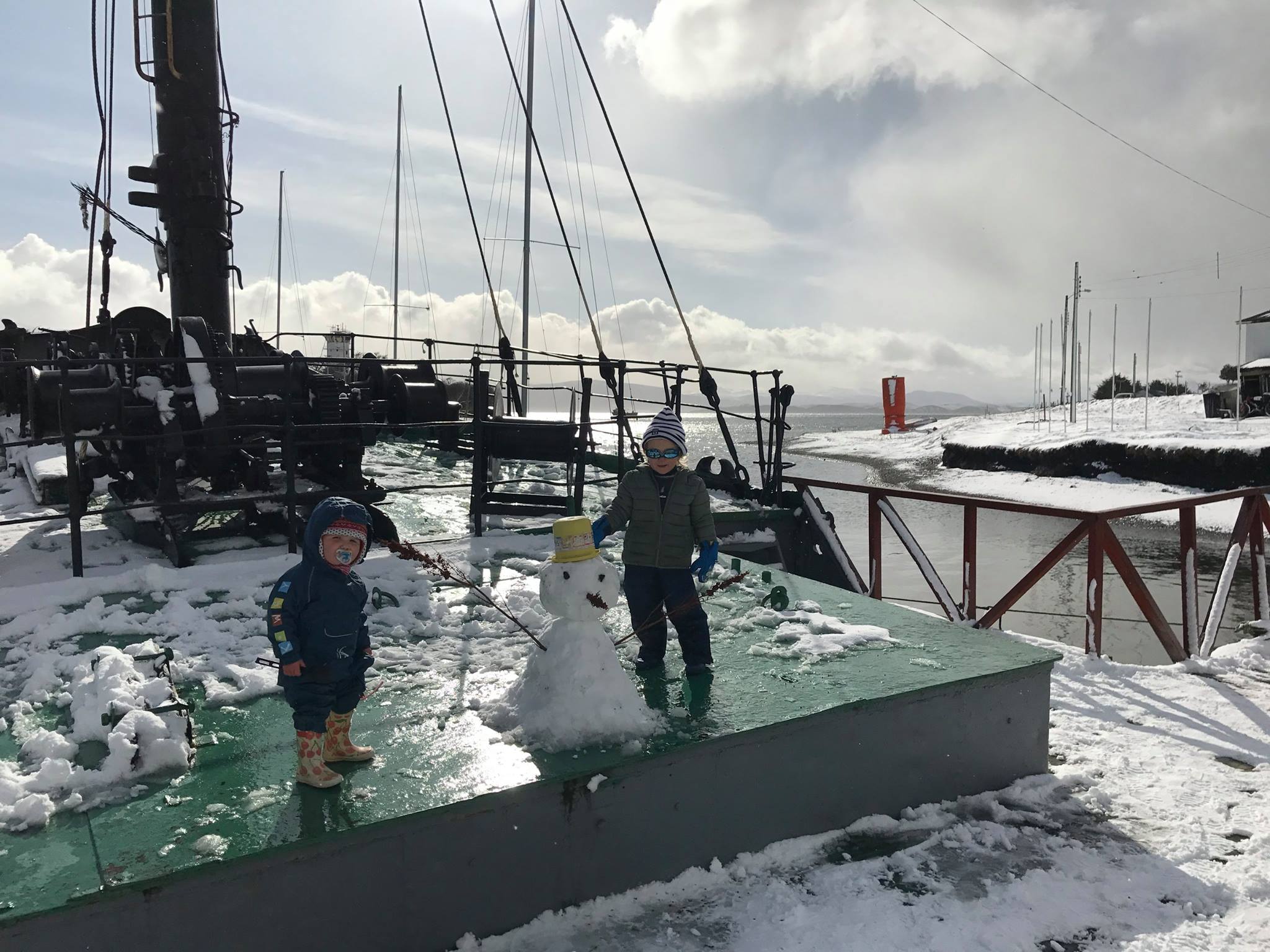 Bonhomme de neige sur le pont avant du Micalvi