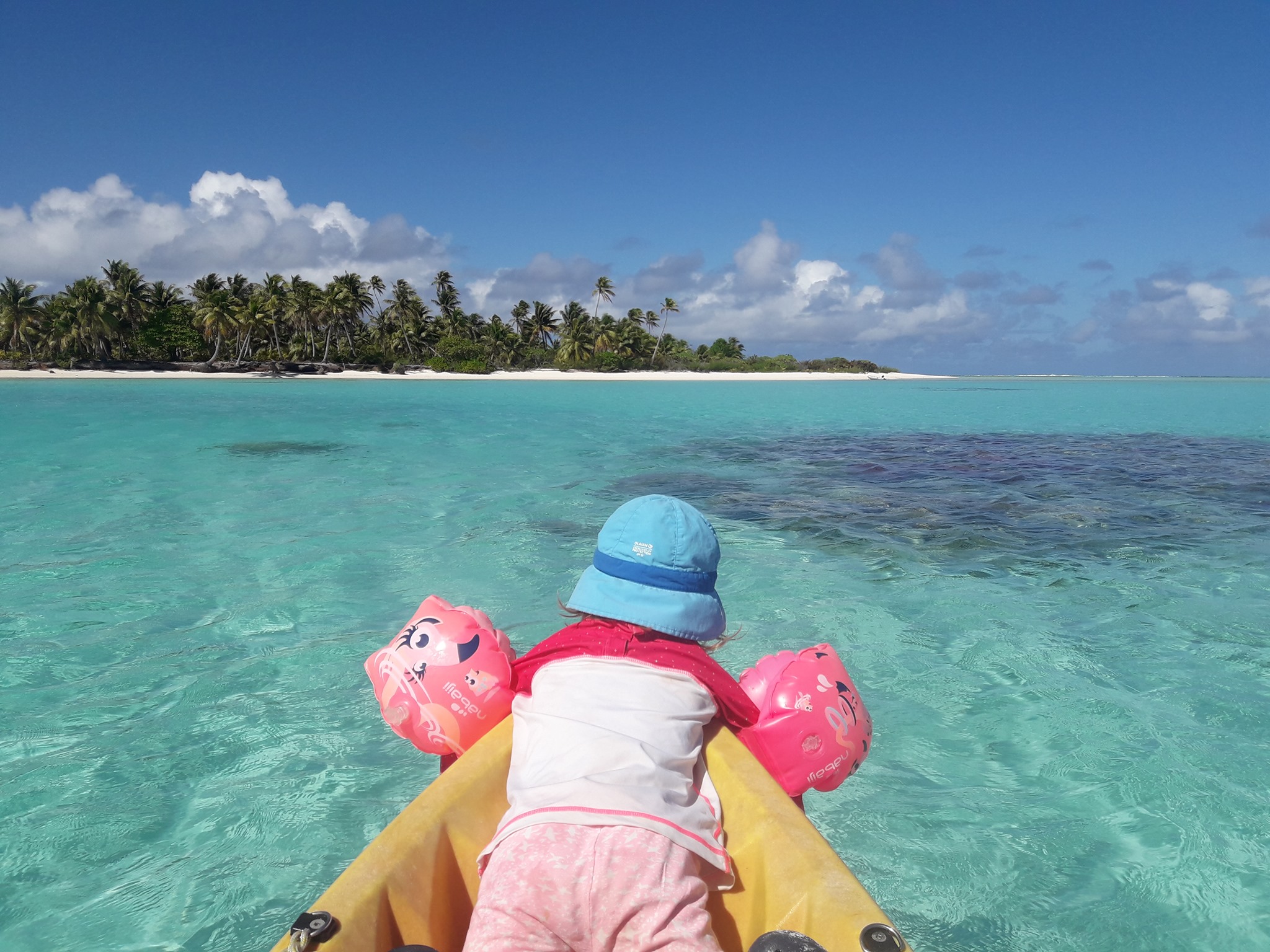 Kayak sur le platier, Mopelia