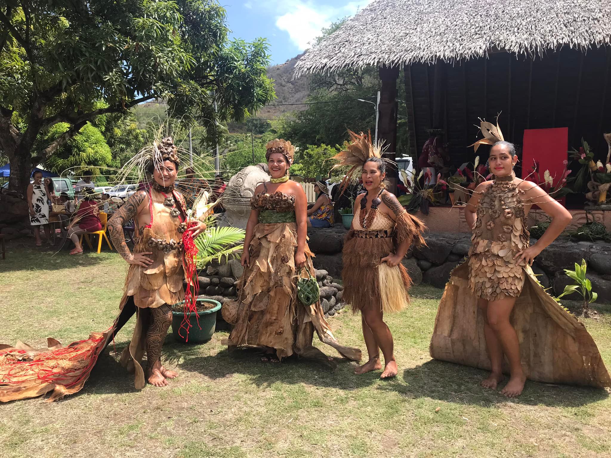 Robes végétales sur le thème du cocotier, journée de la femme Hiva oa