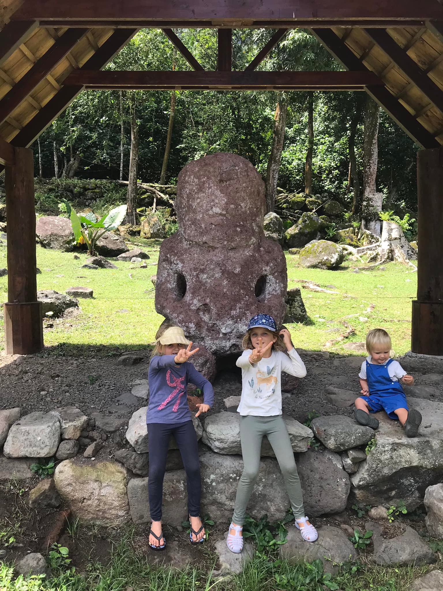 Tiki à Lipona, Hiva oa