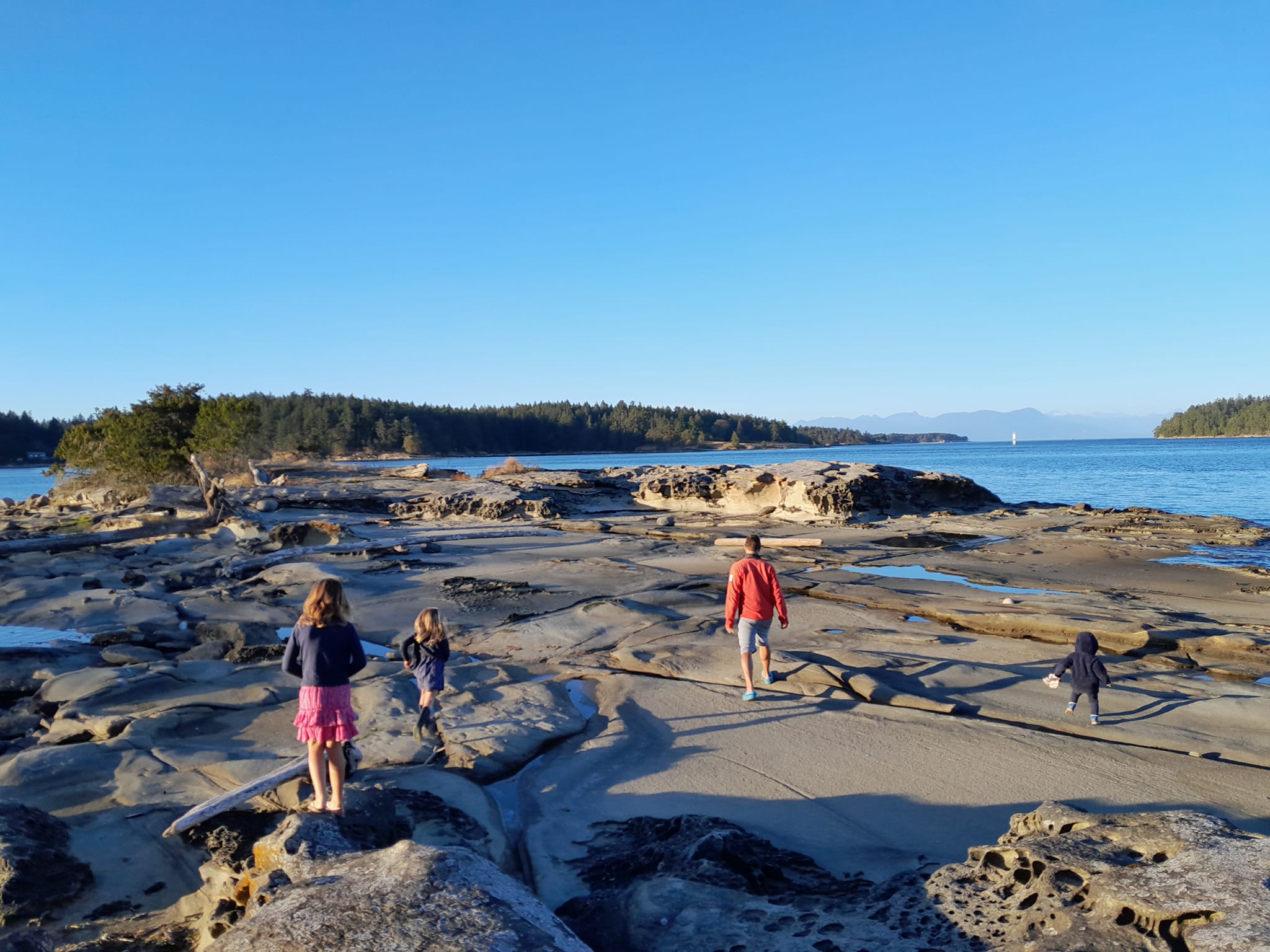 Ballade au soleil couchant sur Kendrick island