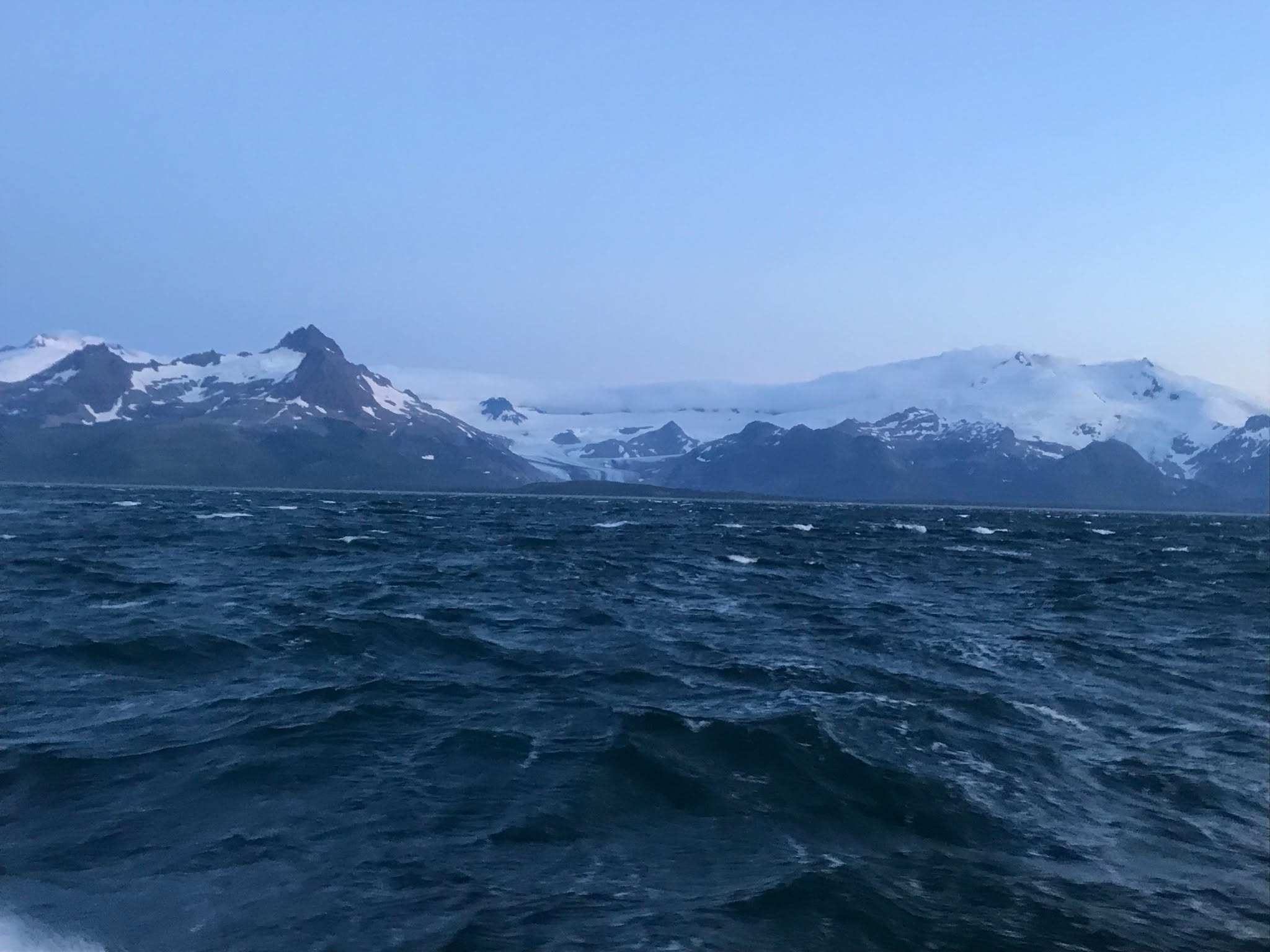 Williwaw, Four-peaked glacier